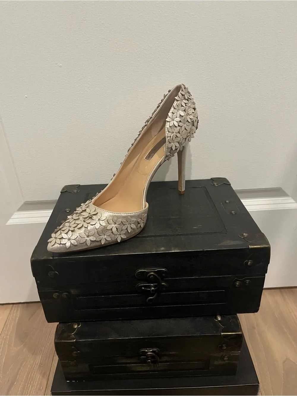 INC International Concepts Metallic Floral Appliqué Pointed Toe Pump - Gold